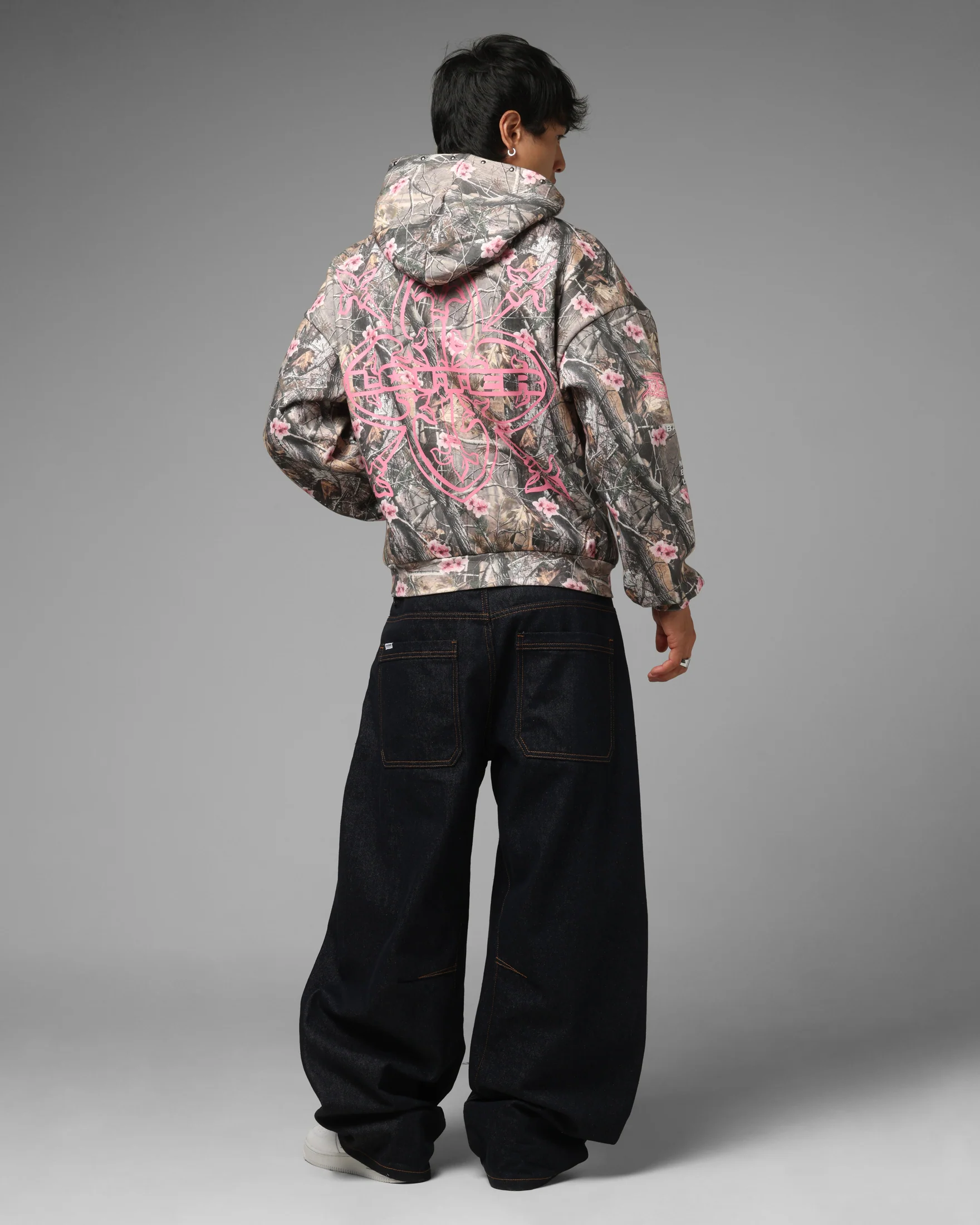 Loiter Blade Hoodie Pink Real Tree - Image 4