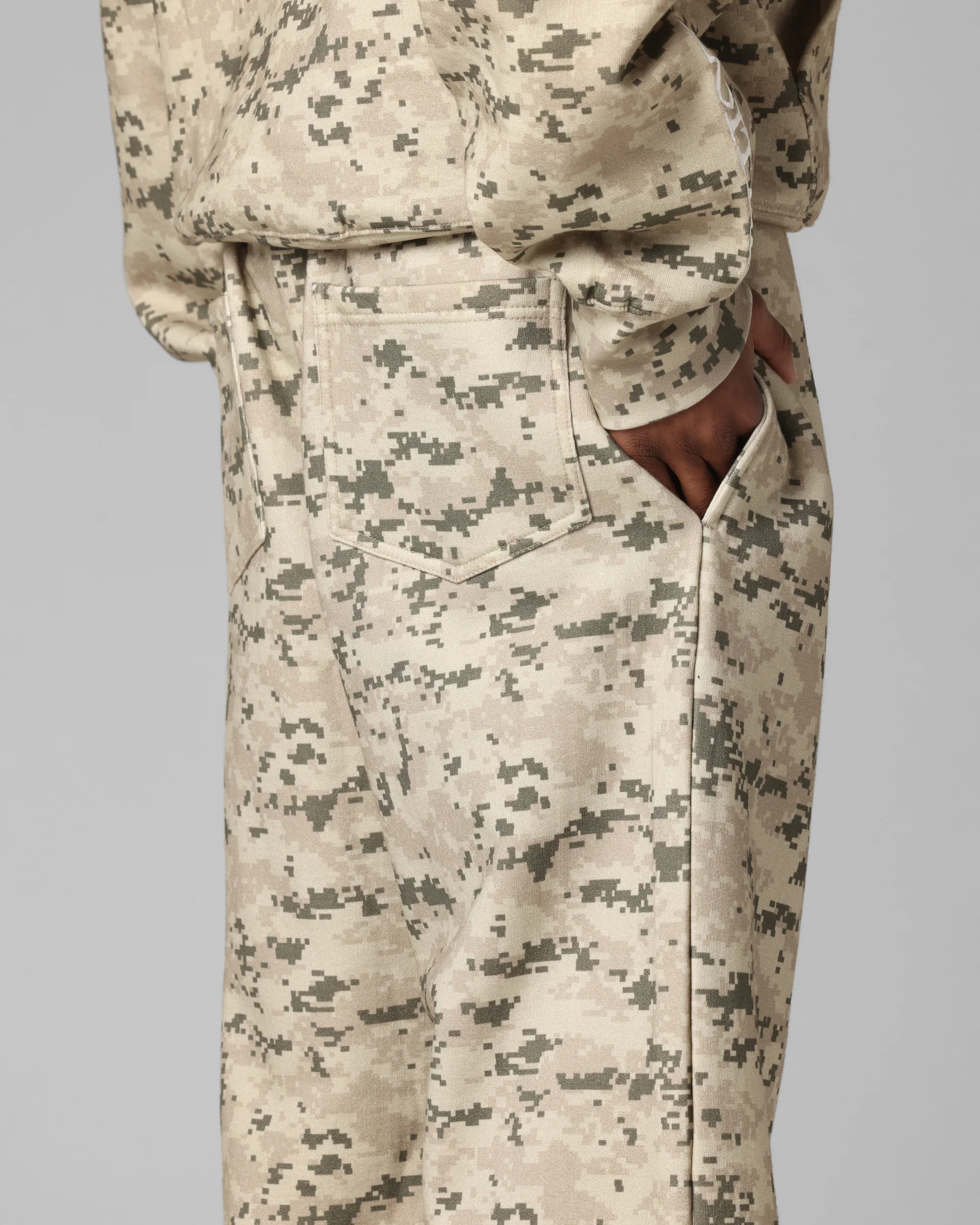 Loiter Hybrid Sweatpants Digi Camo - Image 4