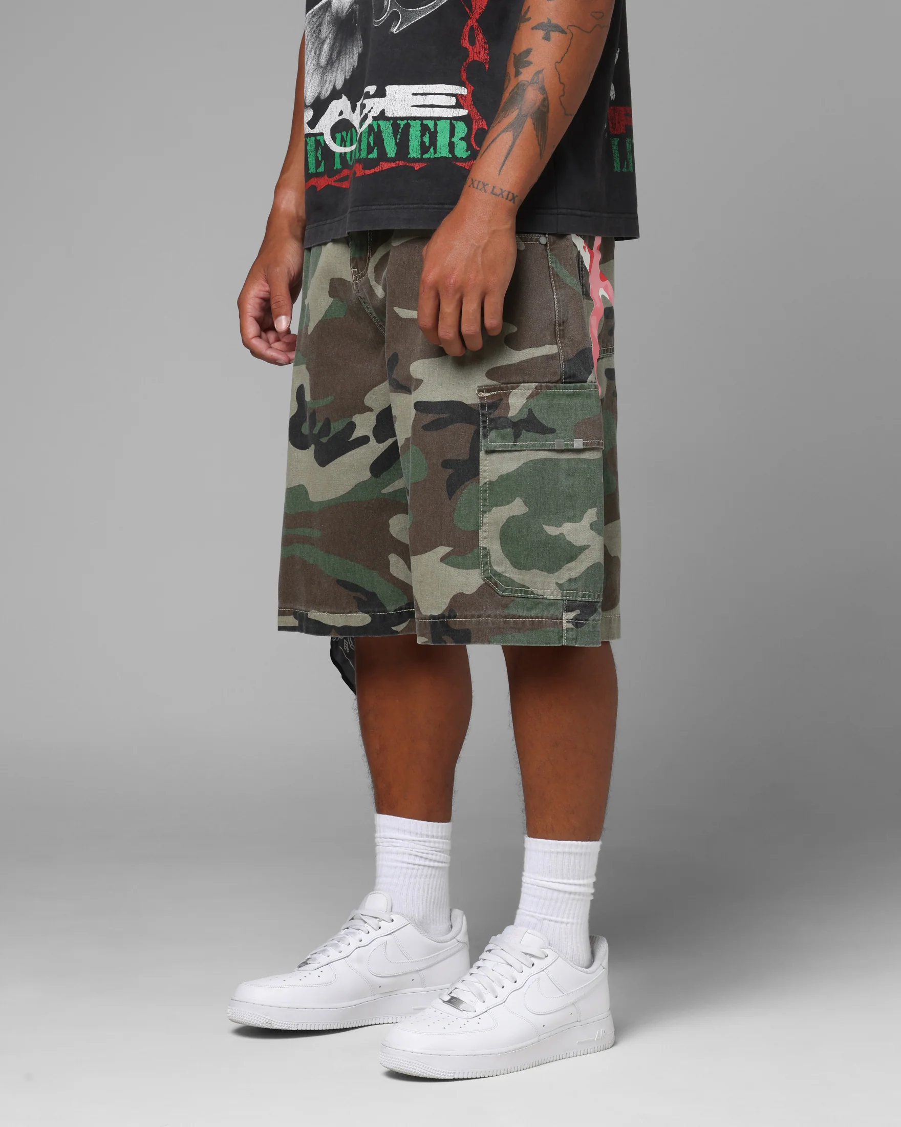 Loiter Star Born Cargo Shorts Camo - Image 6