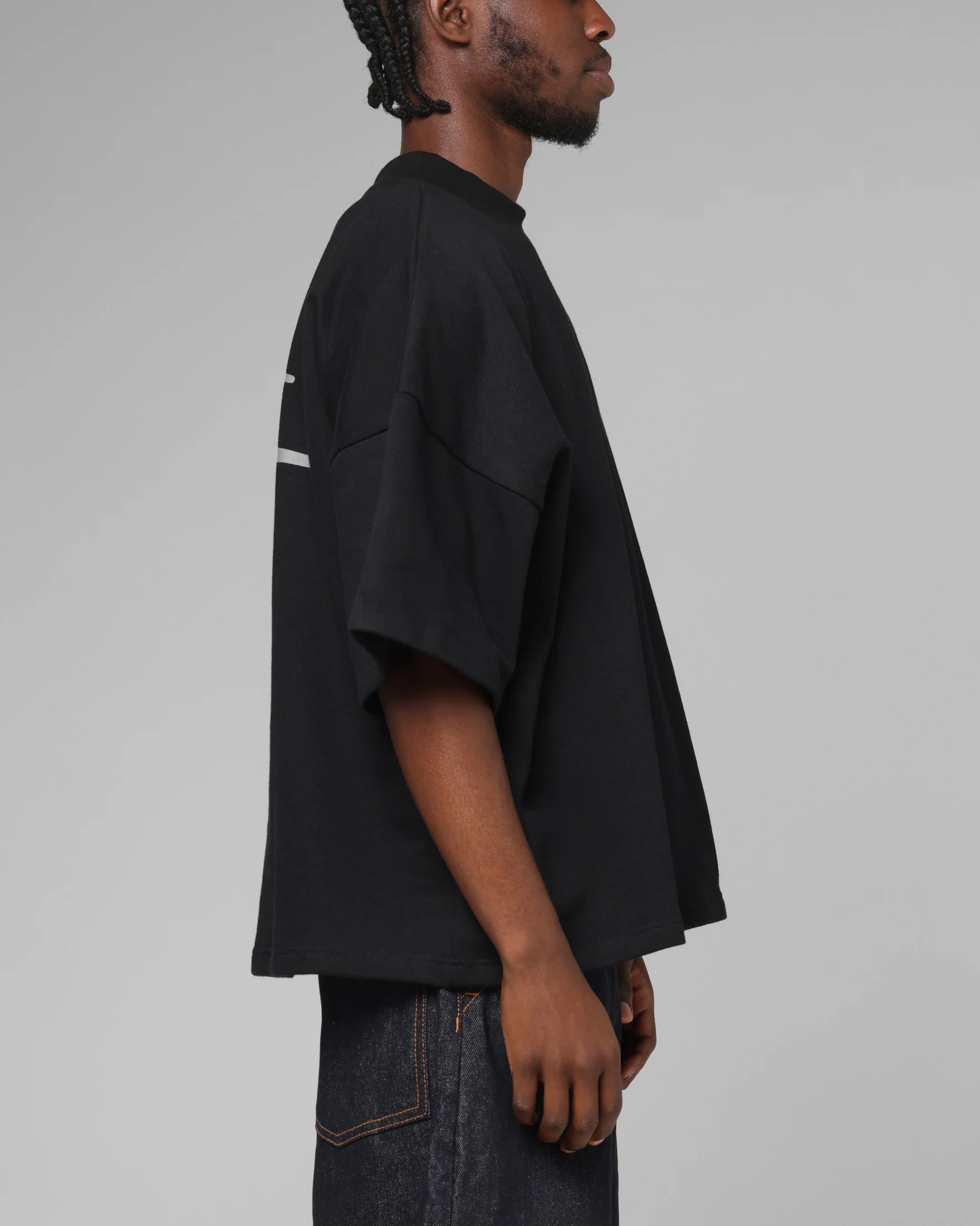 Loiter Ultra Hybrid Premium T-Shirt Black - Image 5