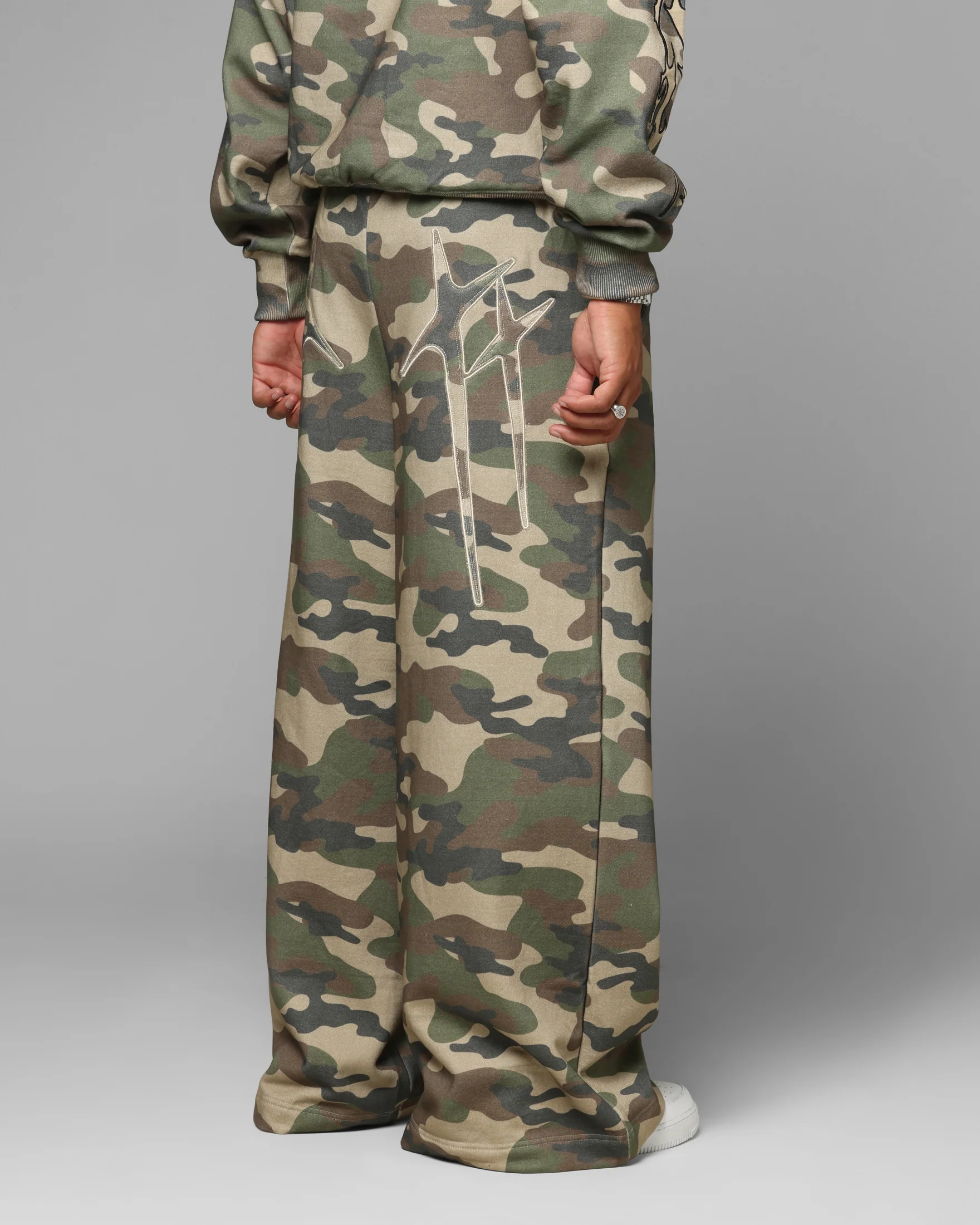 Loiter Ultra Hybrid Sweatpants Camo - Image 5